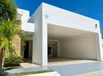 Casa en condominio de 4 habitaciones, Carmen · Casa en Excelentes Condiciones, 4 Hab, 4.5 Baños, Cuarto de Servicio, Cochera