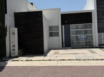 Casa en condominio de 2 habitaciones, Aguascalientes · Oportunidad Casa en Nura 1 Piso y Muy Amplia Gran Ubicación!
