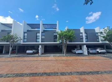 Casa de 2 habitaciones, Mérida · Renta Townhouse en Privada Luana con Rooftop