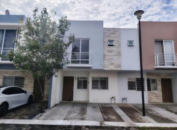 Casa de 3 habitaciones, San Pedro Tlaquepaque · ¡Tu Próximo Hogar Te Espera! Casa en Renta con a Espaldas del Iteso