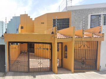 Casa de 3 habitaciones, San Pedro Tlaquepaque · Venta de Casa en Talquepaque Jalisco