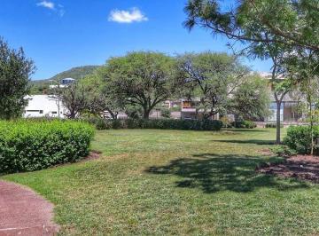 1613df37af591620e3b53073200a1dd3eaf5627b712a0fc46638b950565c5df2 · Casa en Venta en Altozano Dentro de Condominio Río