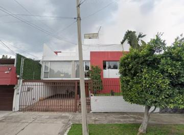Casa de 4 habitaciones, Naucalpan de Juárez · Casa en Venta en Ciudad Satélite