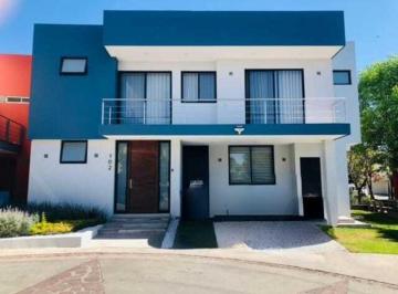 ae6f1691be2f38dfd66d4bb71009aa806f7a800d0c566168d8d4166a16a41f4d · Casa en Venta del Pilar