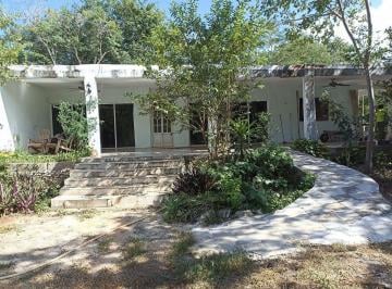 Casa de 4 habitaciones, Mérida · Casa en Venta con Terreno de 2 Hectáreas (Junto a Hacienda Chuntac)