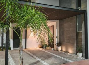 Oficina · 154m² · 3 Recámaras · 2 Estacionamientos · Renta Casa Sin Amueblar en Molino de Las Flores Al Poniente de La Ciudad Ge