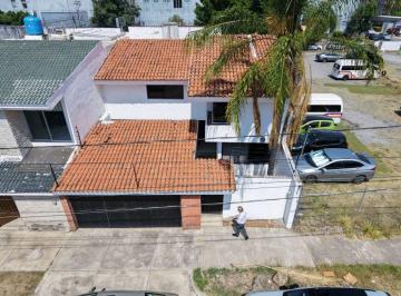 Casa de 3 habitaciones, Guadalajara · Bonita Casa Ideal Para Casa y Oficina Muy Cercana de Ikea