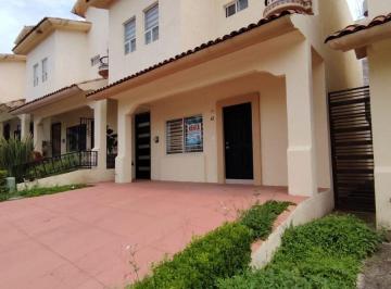 Casa de 3 habitaciones, Tlajomulco de Zúñiga · Casa en Renta en Alta California Coto Pasadena $11,500