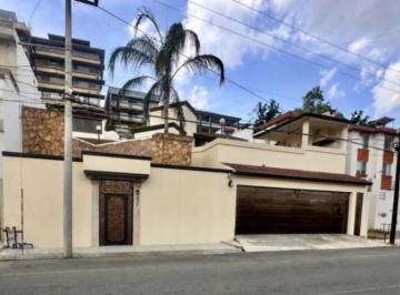 1 · Casa en Venta en Fuentes del Valle, San Pedro Garza Garcia