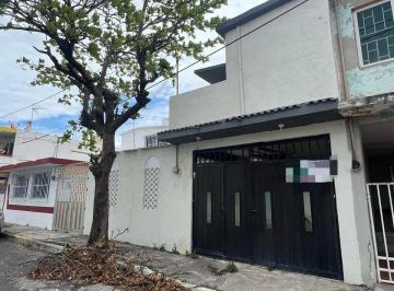 Casa de 3 habitaciones, Veracruz · Casa en Venta Col. Ruiz Cortines, Veracruz, Ver