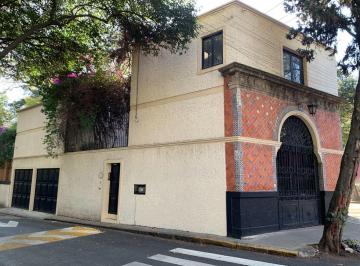 Casa uso de suelo de 5 habitaciones, Coyoacán · Casa con Uso de Suelo en Venta en Colonia del Carmen, Coyoacán