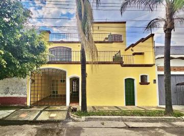 Casa de 6 habitaciones, Guadalajara · Casa con Jardín, Terrazas y Espacios Extraordinarios en Jardines del Bosque