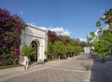 1a46d9b89ad07e2f8836b62ee8dc81e561aa17e3e943397708034975cf62dd2c · Residencia de Lujo en Fracc. La Hacienda, Aguascalientes