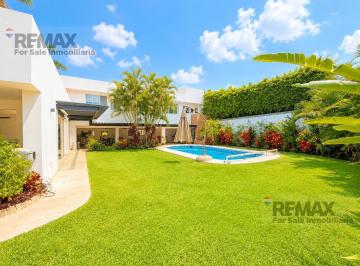 Casa · 633m² · 7 Recámaras · 4 Estacionamientos · Exclusiva Residencia con 7 Recámaras en Reforma, Cuernavaca.6224