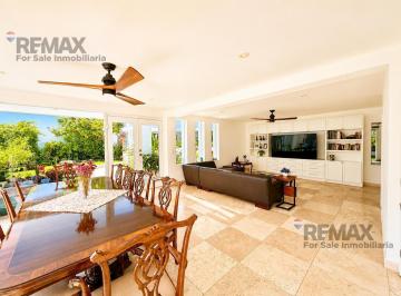 Casa · 633m² · 7 Recámaras · 4 Estacionamientos · Exclusiva Residencia con 7 Recámaras en Reforma, Cuernavaca.6224