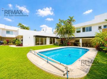 Casa · 633m² · 7 Recámaras · 4 Estacionamientos · Exclusiva Residencia con 7 Recámaras en Reforma, Cuernavaca.6224
