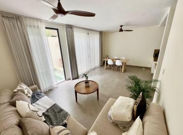 Casa · 204m² · 3 Recámaras · 2 Estacionamientos · Casa Amueblada en Renta en Arbolada Cancún