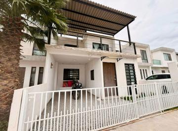 Casa de 3 habitaciones, San Luis Potosí · Casa en Venta en Privada Sonus Camino Sta Rita Villa de Pozos
