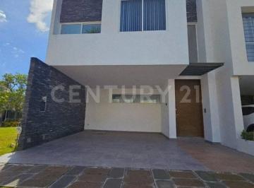 Casa · 200m² · 3 Recámaras · 3 Estacionamientos · Casa en Venta - Forjadores Puebla