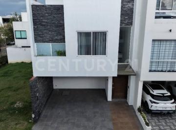 Casa · 200m² · 3 Recámaras · 3 Estacionamientos · Venta de Casa en Puebla, Forjadores.
