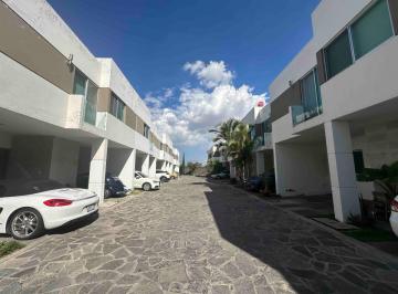 Casa en condominio de 3 habitaciones, Zapopan · Casa 3 Recamaras a 2 Cuadras Parque Metropolitano, y Cerca de La Up