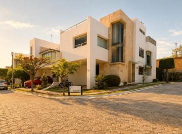 Casa · 239m² · 3 Recámaras · 2 Estacionamientos · Casa en Venta en Lomas de Angelopolis II, San Andres Cholula Puebla, 3 Recamaras.