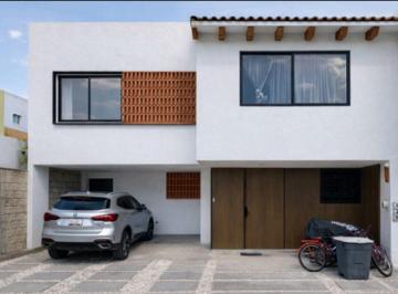 Casa de 4 habitaciones, San Pedro Cholula · Excelentes Casa en Venta Quinta de Cortes, Zerezotla