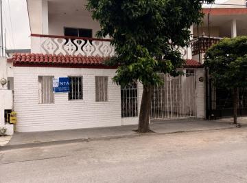 Casa de 4 habitaciones, San Nicolás de los Garza · Casa con 161 m² de Terreno y 4 Recámaras en Venta en Las Puentes San Nicolas