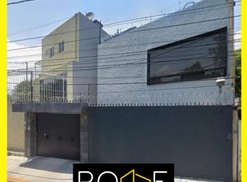 Casa de 3 habitaciones, Coyoacán · Casa en Venta en Calle San Pedro Colonia del Carmen Coyoacán Frente a Preparatoria 6