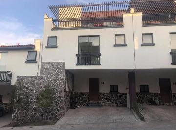 Casa de 3 habitaciones, Corregidora · Casa en Renta con Roofgarden a 7 Min de Centro Sur en Corregidora