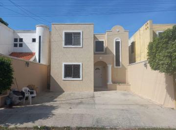 Casa de 2 habitaciones, Mérida · Linda Casa 2 Habs 2.5 Baños Fte Plaza Altabrisa