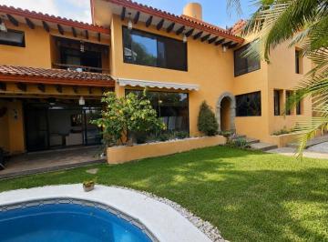 Casa · 354m² · 3 Recámaras · 2 Estacionamientos · Casa en Venta en Reforma, Fracccionamiento con Vigilancia 24 Hrs, Cuernavaca Morelos.