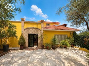 1b2a07ab62825b4ff018ac484e74e5f86451ddd51f22013be0782ba8338418bc · Casa Remodelada con Excelente Iluminación en Col. Electra