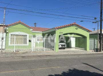 Casa · 139m² · 2 Recámaras · 2 Estacionamientos · Casa en Renta en Fracc. Santa Mónica - (4)