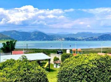Casa · 250m² · 4 Recámaras · 5 Estacionamientos · Casa en Venta con Vista Al Lago en Valle de Bravo, El Cerrillo