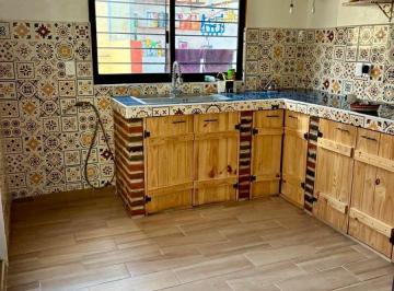 Casa de 3 habitaciones, Jiutepec · Casa Sola Completamente Remodelada, en Excelente Ubicación en Civac