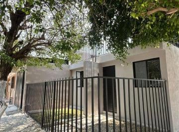 Casa de 4 habitaciones, León · Casa en Venta en La Azteca en Esquina