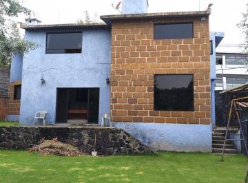 Casa de 3 habitaciones, Tlalpan · Venta de Bonita Casa con Jardines, Patio y Amplio Estacionamiento