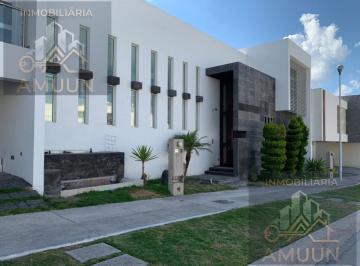 Casa · 900m² · 4 Recámaras · Casa - Miravalle