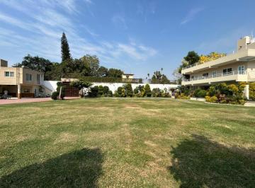 Quinta · 1548m² · 5 Recámaras · 8 Estacionamientos · Quinta - Pueblo Cocoyoc