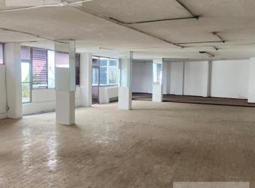 Local comercial · 523m² · 3 Estacionamientos · Inmueble Que Consta de Locales, Bodega y Oficinas en El Centro