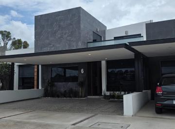 Casa en condominio · 4 Recámaras · 3 Estacionamientos · Casa en Condominio en Fraccionamiento Cañadas del Arroyo