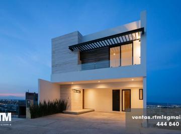 Casa · 138m² · 3 Recámaras · 3 Estacionamientos · Se Vende Casa en Cima Azul