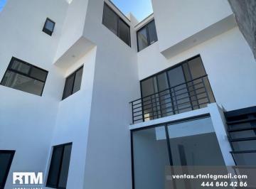 Casa · 290m² · 3 Recámaras · 2 Estacionamientos · Se Vende Casa en Fuerteventura