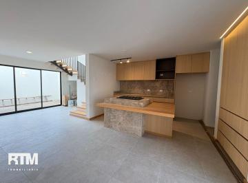Casa · 204m² · 4 Recámaras · 2 Estacionamientos · Casa en Venta en Forjareal