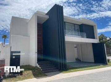 Casa · 341m² · 4 Recámaras · 3 Estacionamientos · Casa en Venta en Residencial La Vista