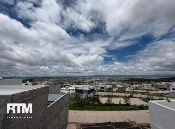 Casa · 241m² · 4 Recámaras · Casa en Venta en Cimazul; con Vista a La Ciudad