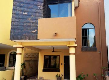 Casa · 180m² · 3 Recámaras · 1 Estacionamiento · Casa en Trueba