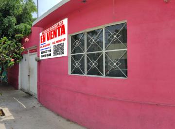 Fachada · Casa Como Terreno en Venta - Cercana a Metrobus Talisman