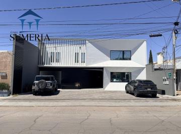 f317c132a8179bd495e77b2e34028b83a6578eefdd481bbbd7798401a7e3cc5a · Edificio de Oficinas en Venta con Contrato de Renta